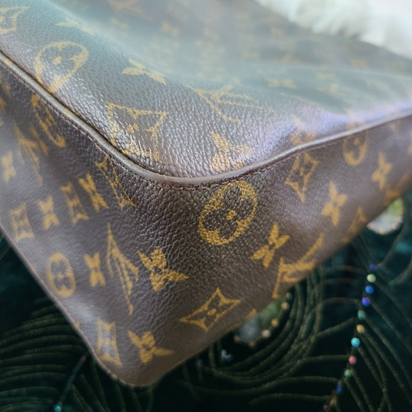 Louis Vuitton GM Looping Bag - Picture 11 of 16